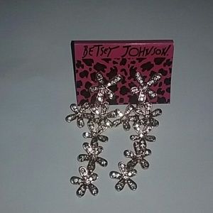 Pretty danging flower earings